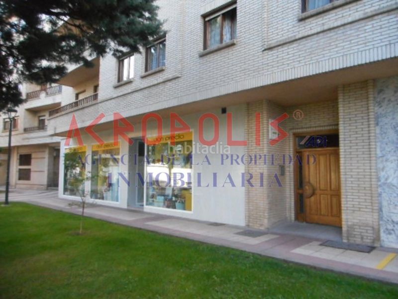 Foto 5727cd81-be2f-4069-9263-9e4550189b32. Local comercial a Robla (La)