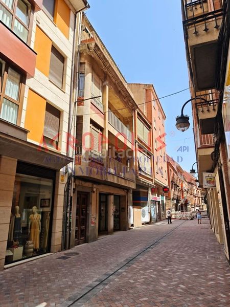 Foto eb093873-9352-4adf-a809-cc47e9d52304. Edificio venta de edificio en Benavente