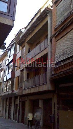 Foto f0a5fffe-e55c-4940-a04c-78215d595549. Edifici a Benavente