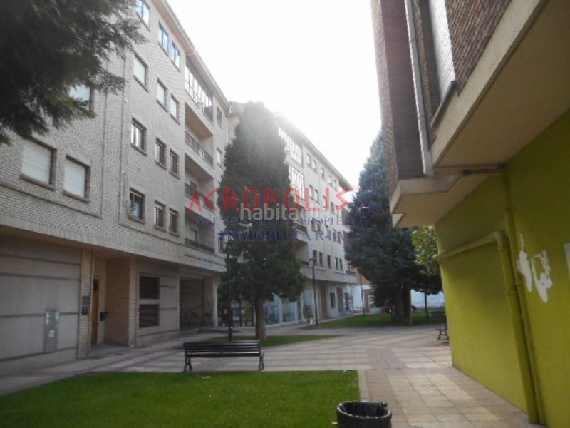 Foto 012c1829-4e01-4eec-a526-f3917e672169. Lloguer local comercial a Robla (La)