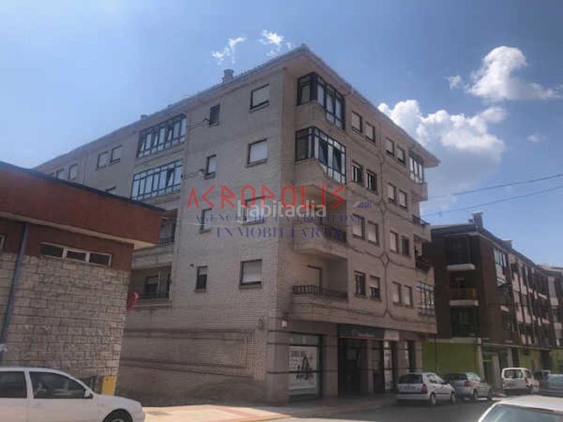 Foto 404da096-ddea-43ea-8ca8-6dee0d7efa05. Lloguer local comercial a Robla (La)