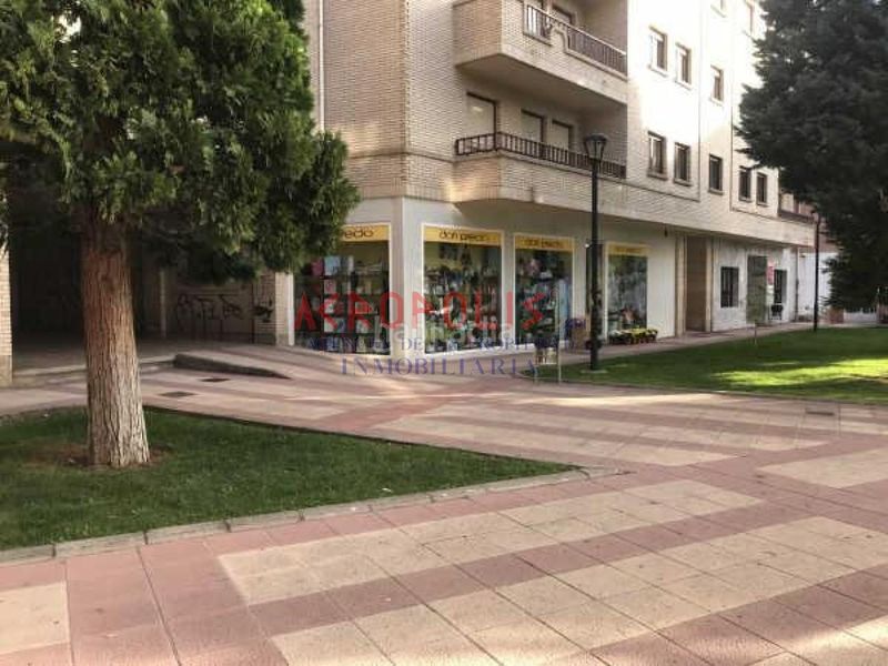 Foto 5069dbec-66d8-453d-a891-4f54b36d5b70. Lloguer local comercial a Robla (La)