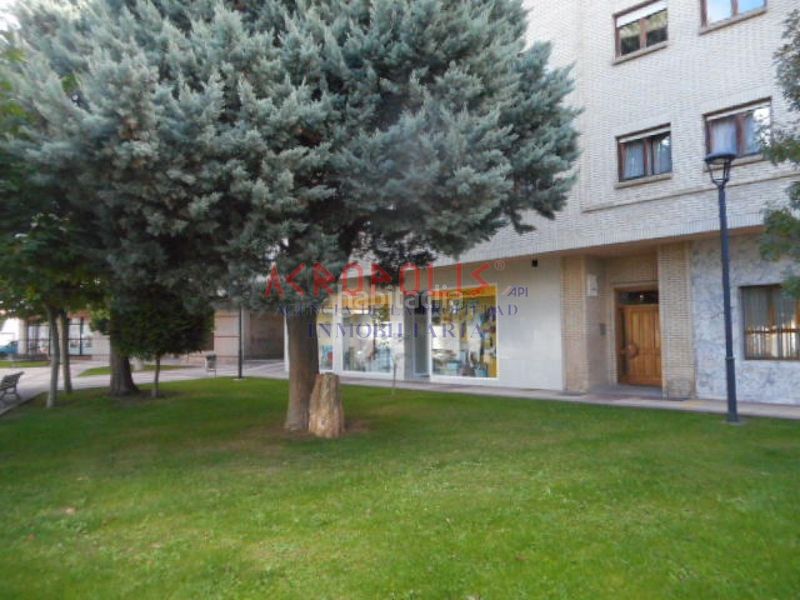 Foto 6883701f-3282-4ef4-b96b-b7903b355b36. Lloguer local comercial a Robla (La)