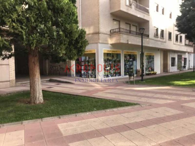 Foto bde0694f-fcaa-4446-aae0-c4f757c4e66c. Lloguer local comercial a Robla (La)