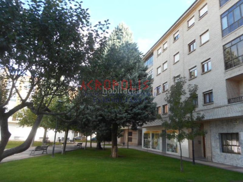 Foto cd42ada4-d7e9-42dd-9a6e-e4cd7f372200. Lloguer local comercial a Robla (La)