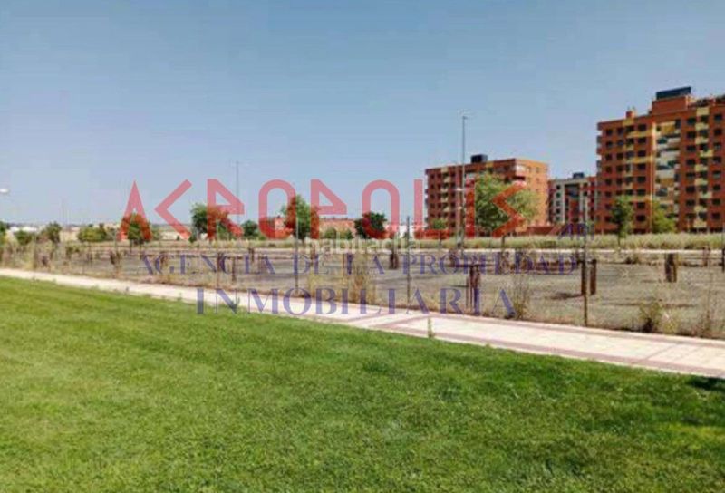 Foto 5be87525-86d1-4e75-bd5d-808ee8e36d38. Edifici a Armunia León