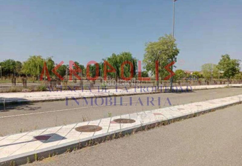 Foto f2612570-381e-4e67-b4d9-51fe1274f62a. Edifici a Armunia León