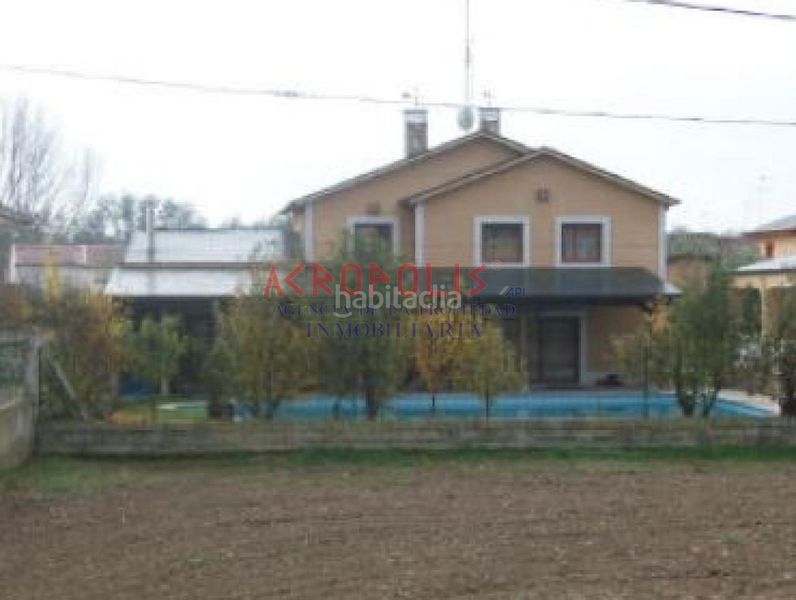 Foto e35d845b-b670-4e4c-be1e-67637771273f. Casa amb calefacció a Granucillo