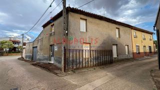Maison à San Esteban del Molar. Casa en calle teodoro seboolt 8 san esteban de molar