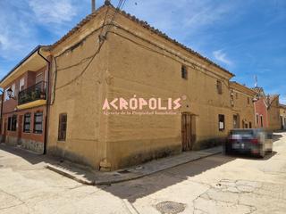 Semi detached house in Pinilla de Toro