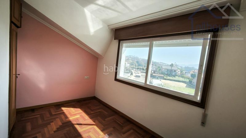 Foto a2146b79-ba9d-4e14-8bfa-ab86ae6fff31. Àtic a Mos