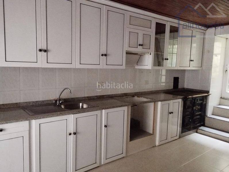 Foto e0d41f0c-5e60-4dbb-91a8-e268fad36c94. Casa en Guarda (A)