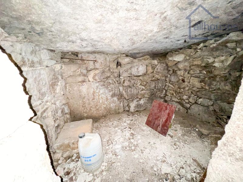 Foto b2855a68-69c2-49c6-8958-e0789f559817. Casale in Covelo (O)