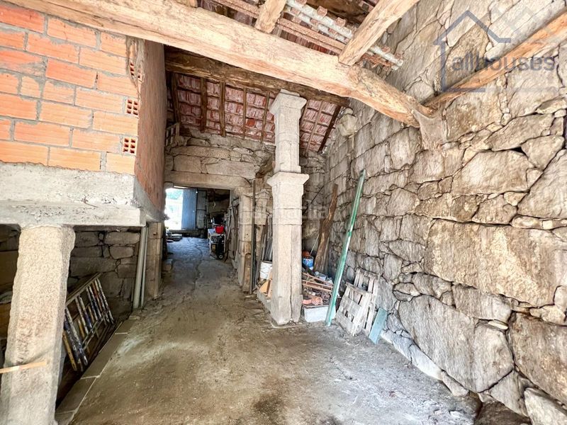 Foto be3c5f4b-0ee6-4d9e-9561-5e73124ec309. Casale in Covelo (O)