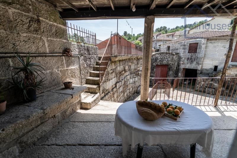 Foto c8cd78c7-c981-4c37-bc88-30b945963833. Bauernhof mit heizung in Carballeda de Avia