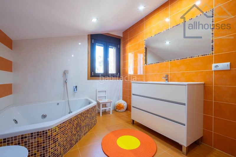 Foto 6aa7bb87-aa22-4d77-b60a-9137559cdebd. Xalet amb calefacció aparcament piscina a Tui