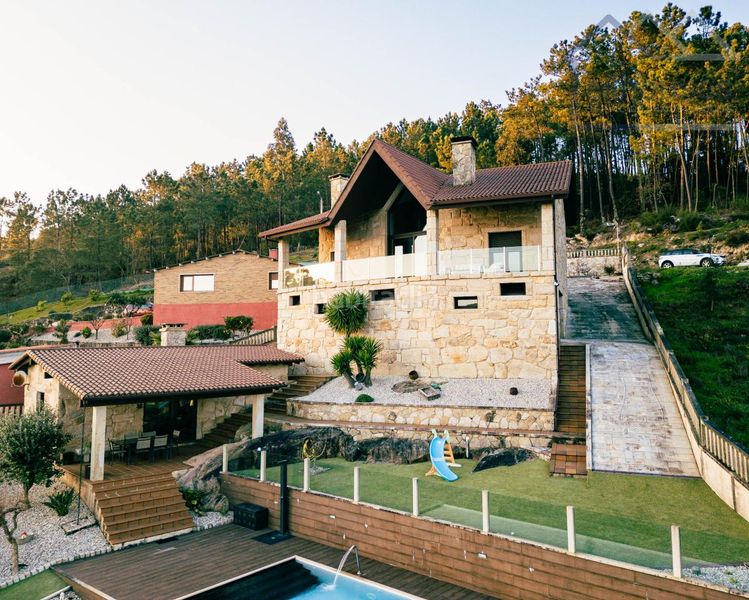 Foto 9b74b9e1-375b-4932-b228-706744d5f064. Xalet amb calefacció aparcament piscina a Tui