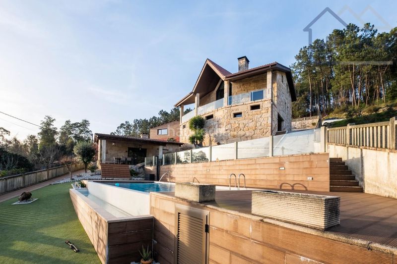 Foto a89fd065-b2bc-482f-9199-9236a8927d87. Xalet amb calefacció aparcament piscina a Tui