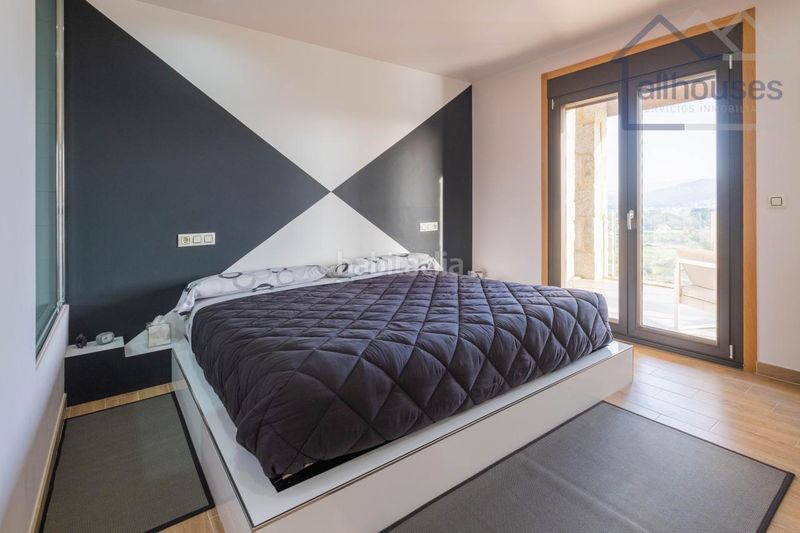 Foto d045b459-4b81-4506-93d5-3ea43c9fc40e. Xalet amb calefacció aparcament piscina a Tui