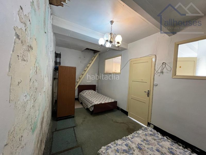 Foto 8c633a6e-b760-4d75-92a9-e9d242c10593. Casa en Cabral - Candeán Vigo