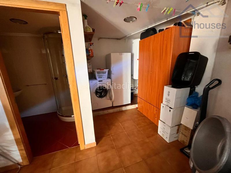 Foto bfdc1a3b-def0-4414-a2ac-3ce875793265. Casa aparellada amb calefacció aparcament a Darbo Cangas