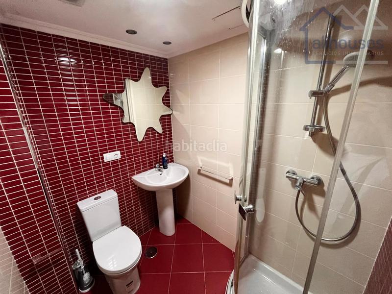 Foto c7376530-e4cd-42c9-bed9-0e87d3c3bbb3. Casa bifamiliare con riscaldamento parcheggio in Darbo Cangas