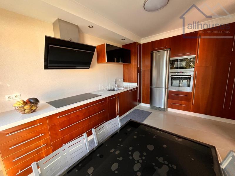 Foto 2b29ab77-5a5b-4c78-b136-be4c112daea0. Maison jumelée avec chauffage parking dans Darbo Cangas