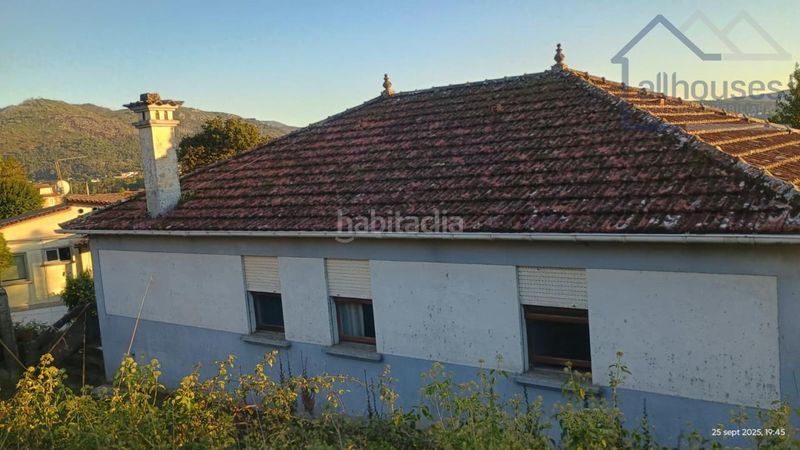 Foto 7cc3ddbf-4375-4997-8181-b2375dd4d2e0. Masia a Rosal (O)