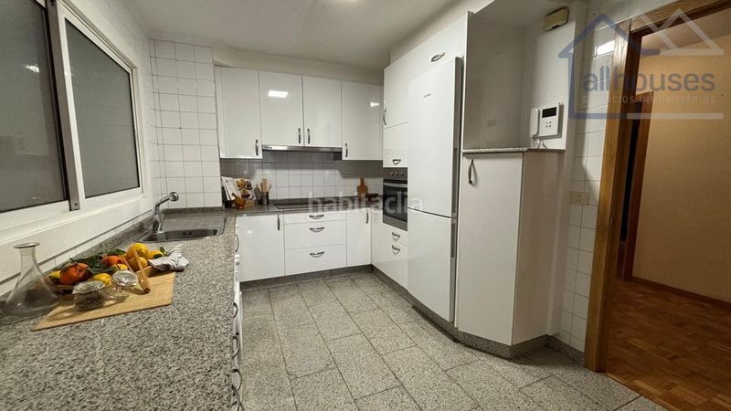 Foto ab24b0b0-5c78-4ad2-b34d-633b6dfa4f0e. Pis a pizarro 71 a Plaza España - Corte Inglés Vigo