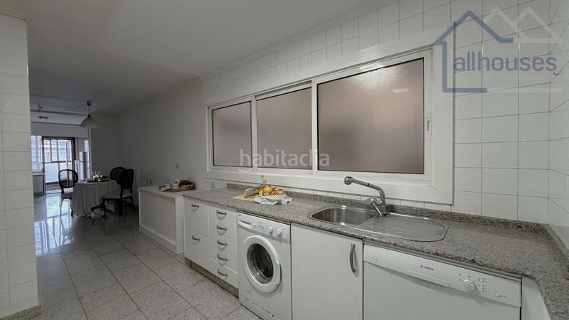 Foto f6cedef7-58b2-4471-bb1c-f492bd977ac3. Pis a pizarro 71 a Plaza España - Corte Inglés Vigo