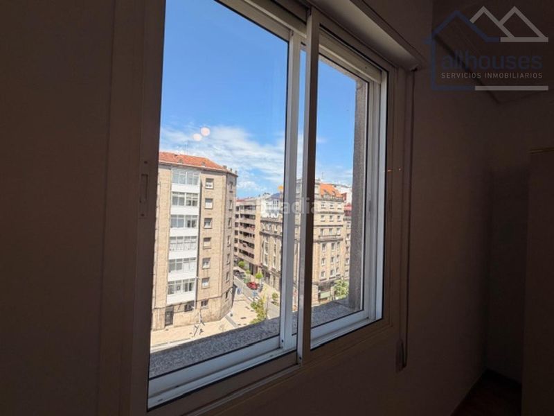 Foto 5545d591-3453-41f6-893e-823fd24a3b45. Pis amb calefacció a Plaza España - Corte Inglés Vigo