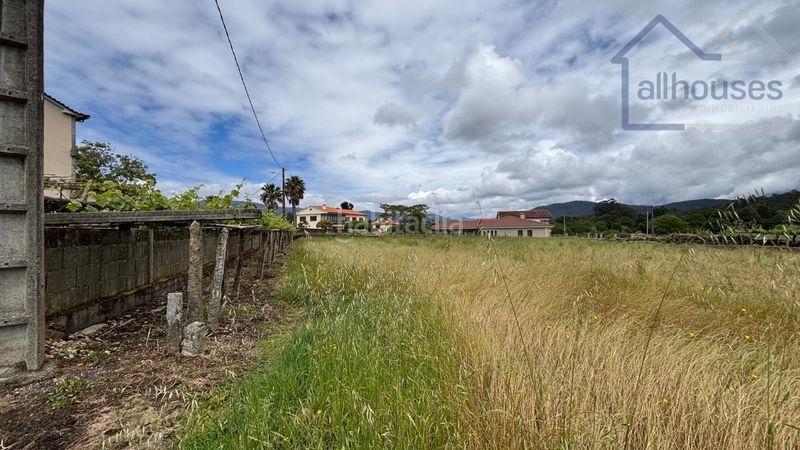 Foto fc7b7dde-9851-43d2-8c8b-5a89efe9772f. Terreny residencial a Rosal (O)