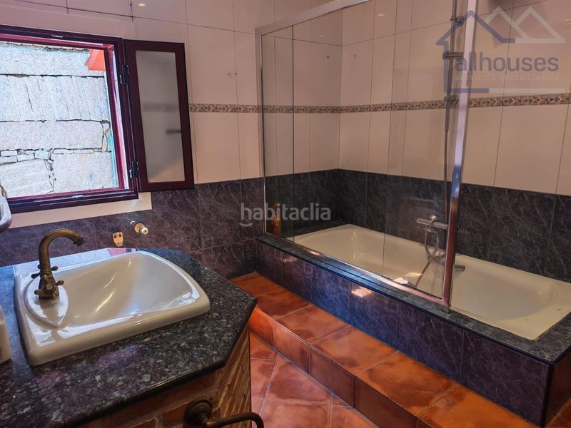 Foto 5f46efb4-7502-4d3b-86d0-84c9ce2e9b00. Xalet amb calefacció aparcament piscina a Tui