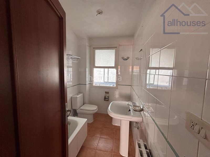 Foto 8e4fa133-46c8-4eae-9979-b23adfd5a116. Flat with heating parking in O Castro Vigo