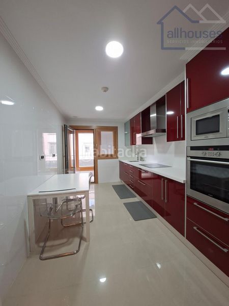 Foto 5930c001-a0f2-45ef-a1b6-5a02da9e4584. Rent flat with heating parking in Centro - Areal Vigo