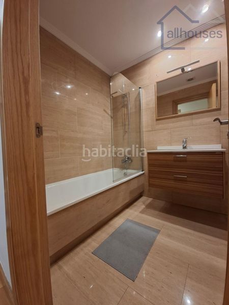Foto ae92d276-3127-4e90-84a2-026b1ac0ce0d. Rent flat with heating parking in Centro - Areal Vigo