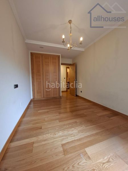 Foto b8fadb85-a834-42b0-b81d-995863df7f8d. Rent flat with heating parking in Centro - Areal Vigo