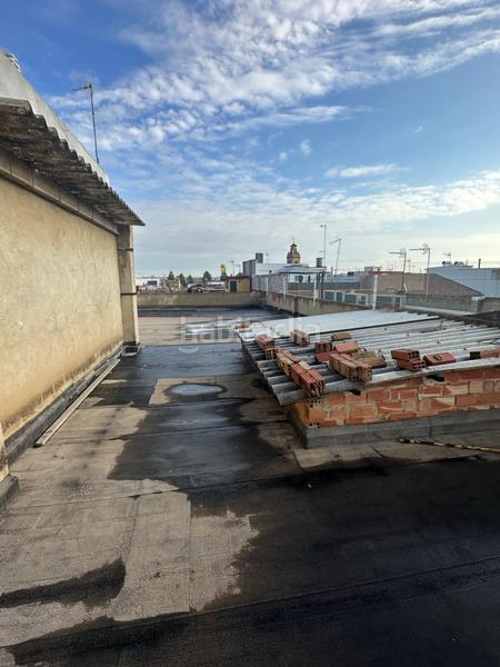 Foto d7165a53-8883-4f80-a8fb-940cde9426ad. Edificio in Beniparrell
