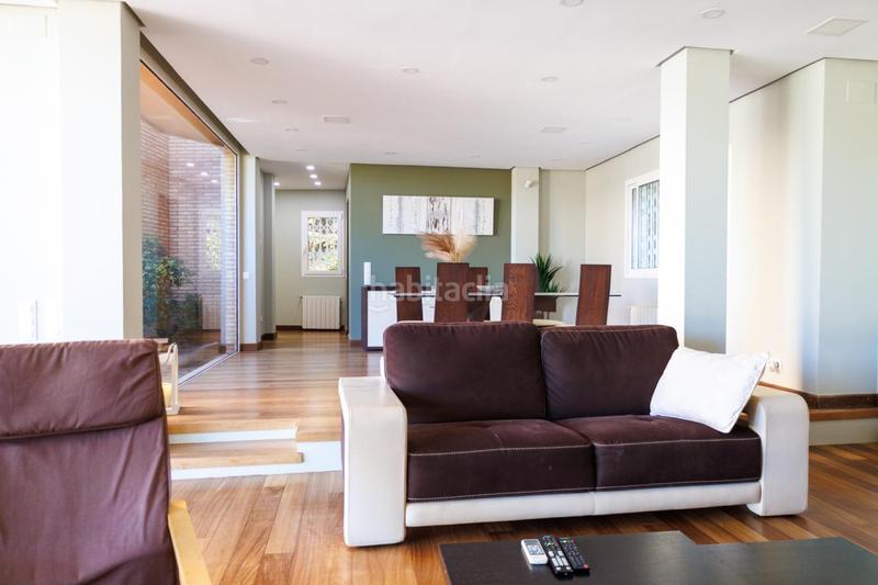 Foto 921671c9-6d8d-4a3d-9f0a-31f3ca37005f. Xalet amb calefacció aparcament piscina a Picassent