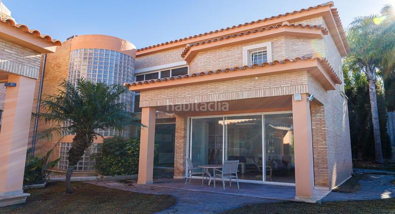 Foto db2d8727-8de3-4f1b-be95-5c331227df85. Xalet amb calefacció aparcament piscina a Picassent