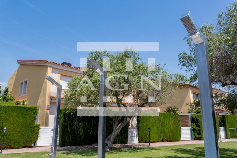 Foto 0d375efa-7787-4dfe-8b4e-7636328c7c30. Reihenhaus mit heizung pool in Platja de Mont-roig Mont-roig del Camp