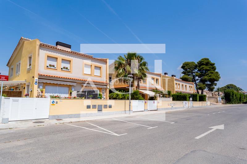 Foto 2c1448f2-b45d-44bc-8b3c-1238f555fb50. Reihenhaus mit heizung pool in Platja de Mont-roig Mont-roig del Camp