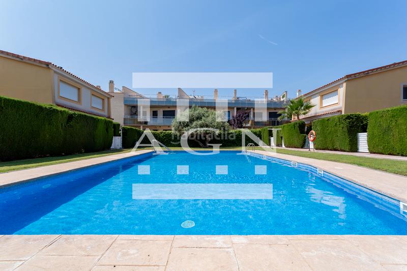 Foto 4300ccbc-84d1-41dc-a90d-dc8a23921fa1. Reihenhaus mit heizung pool in Platja de Mont-roig Mont-roig del Camp