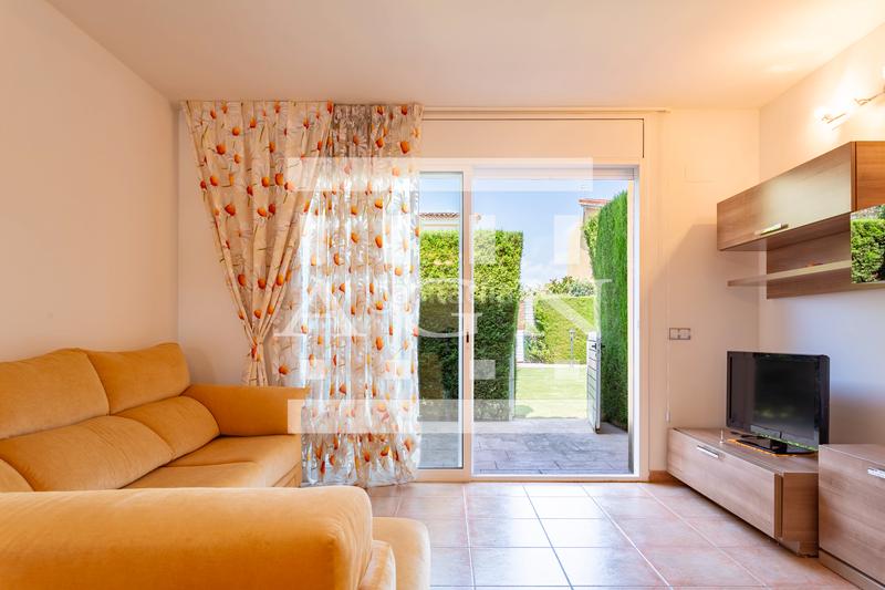 Foto c2b70c27-5c4b-4d50-9f1d-cf7ee4744ff5. Reihenhaus mit heizung pool in Platja de Mont-roig Mont-roig del Camp