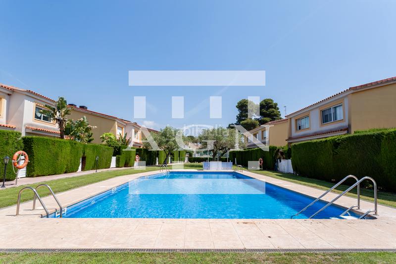 Foto c5276226-fcf5-4639-83a4-11ca6800bcb0. Reihenhaus mit heizung pool in Platja de Mont-roig Mont-roig del Camp