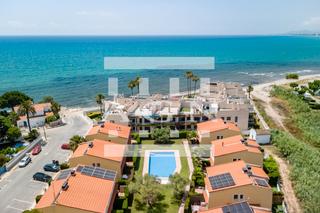 Casa adossada  Carrer de les barqueres. espectacular vivienda adosada en venta! a escasos 50 metros del