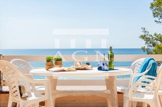 Appartement à Carrer del blat 21. Apartamento en primera línea de mar. a pie de playa. espectacula