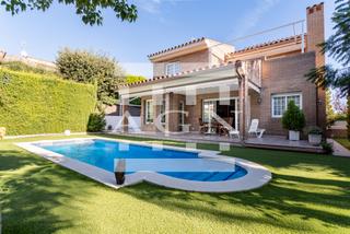 Xalet  Carrer pekn. Espectacular chalet independiente en vilafortuny.