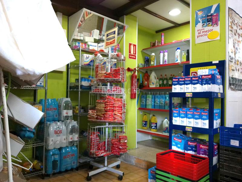 Foto ce9211d3-923d-4aaf-9272-9ec5a62f8786. Local comercial local en funcionamiento en La Roureda Sabadell