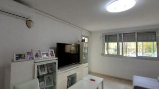 Appartement  Avenida costa brava. Planta baja semireformada